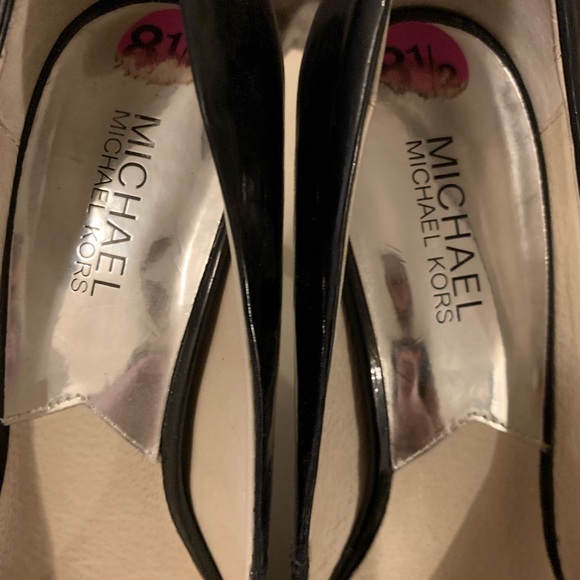 Michael Kors Heels size 8.5 Black - Picture 2 of 2